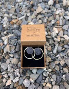 Boucles d'oreilles en porcelaine et laiton